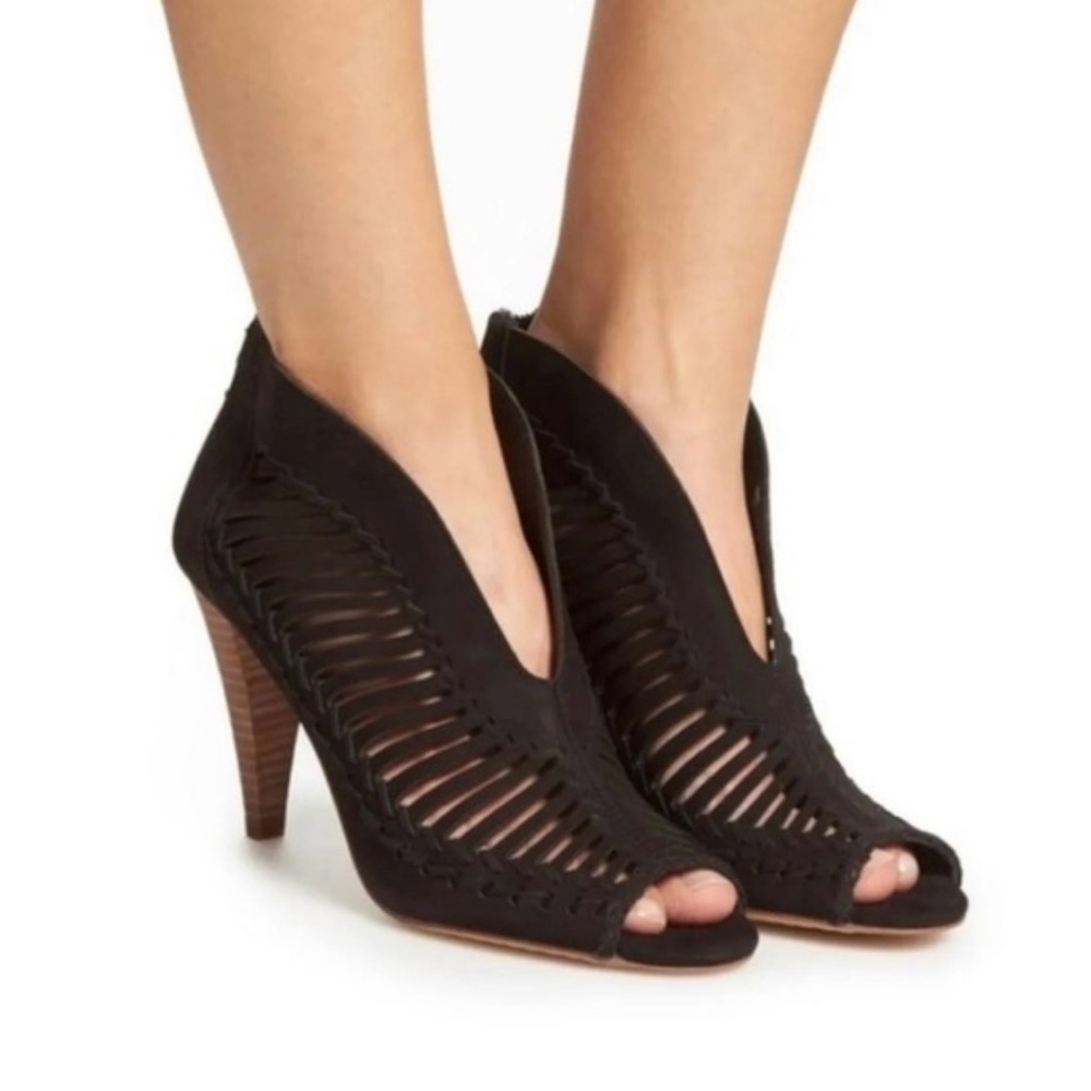 Vince Camuto Acha Cut Out Peep Toe Bootie Black Size 5 1/2
